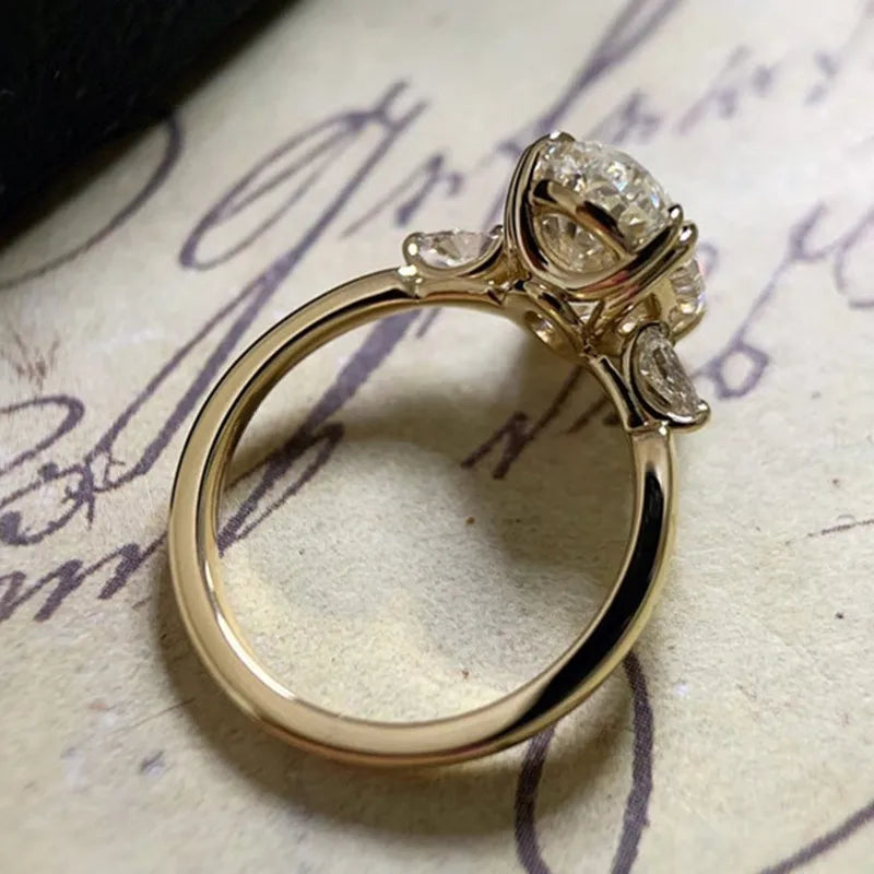Oval Zircon Ring