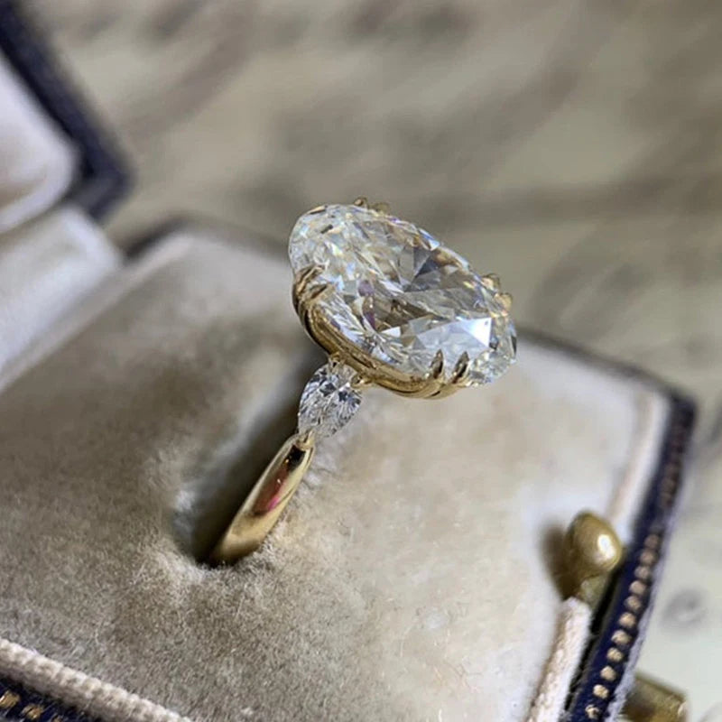 Oval Zircon Ring