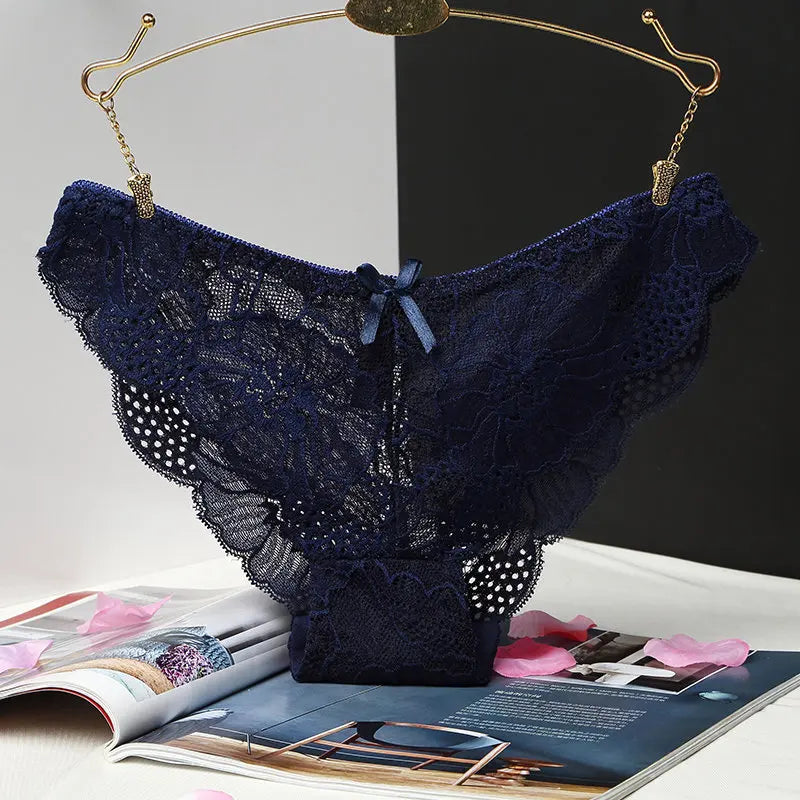 Elegant lace briefs