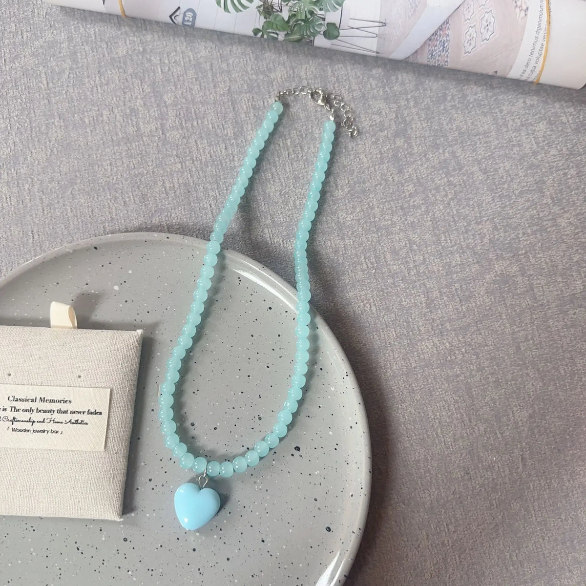 Amora Choker