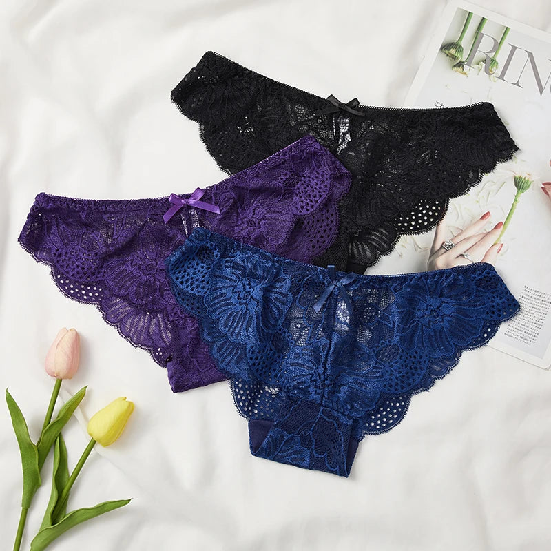 Elegant lace briefs