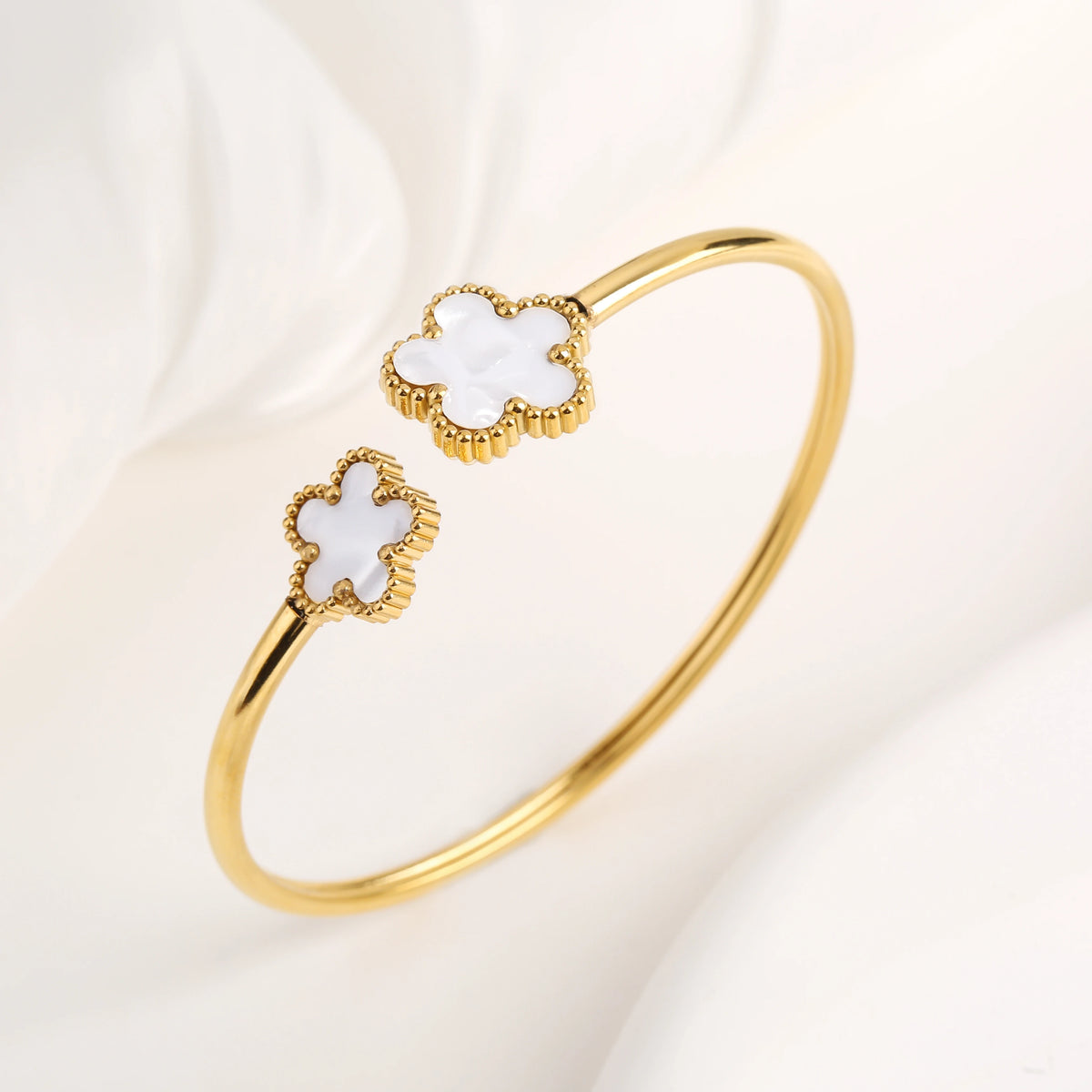Clover Bangle