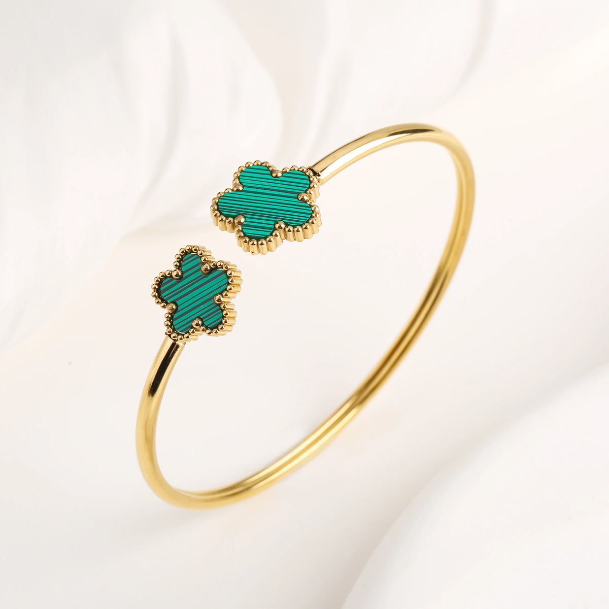 Clover Bangle