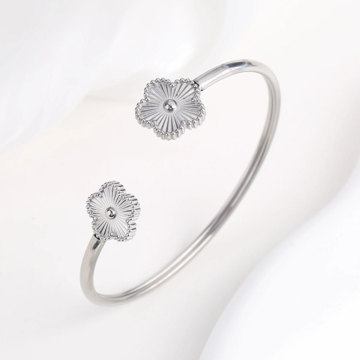 Clover Bangle