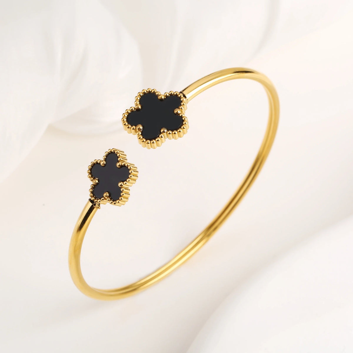 Clover Bangle