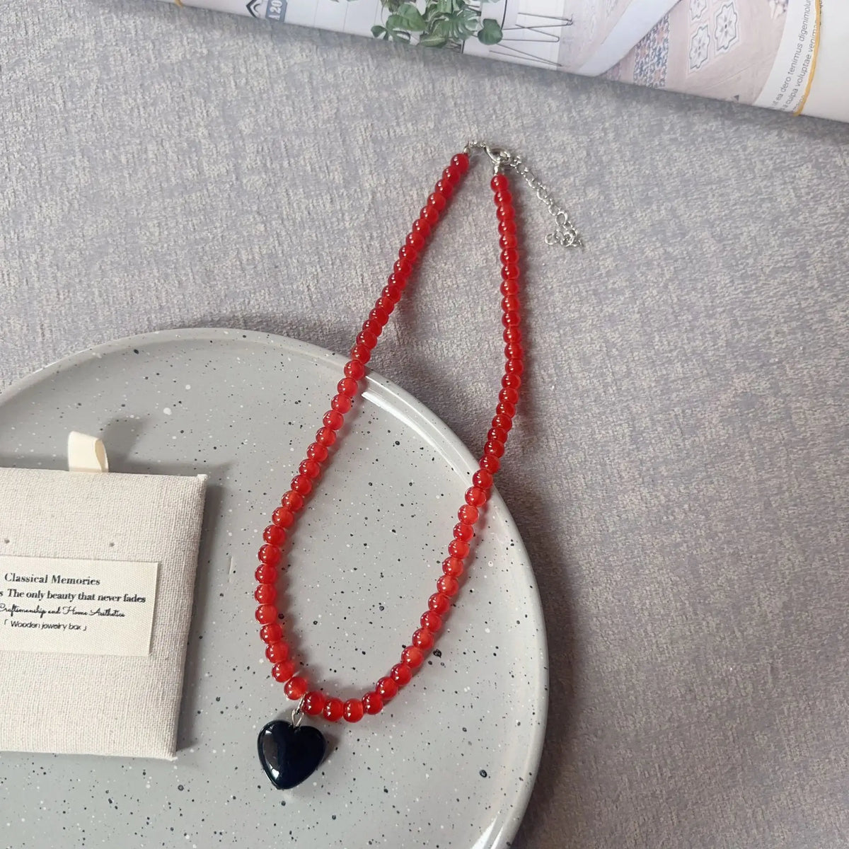 Amora Choker