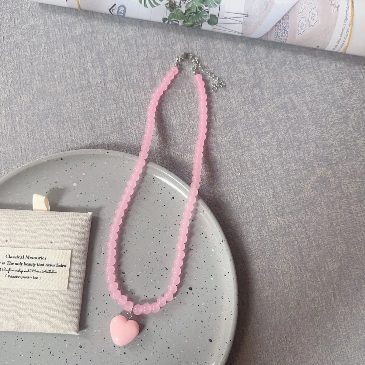 Amora Choker