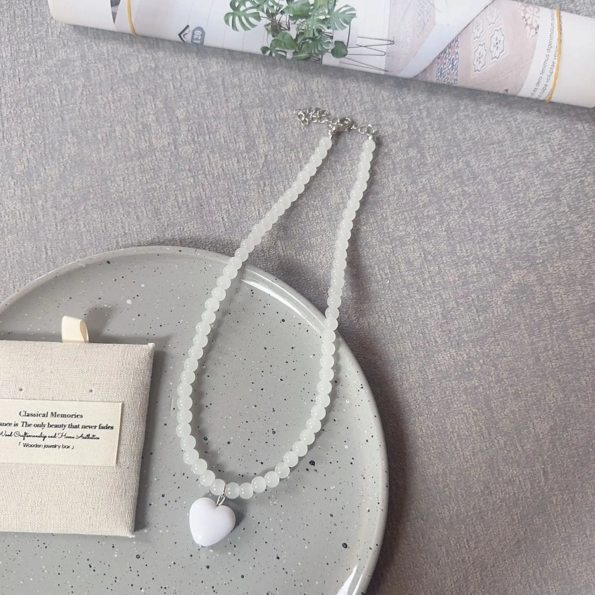 Amora Choker