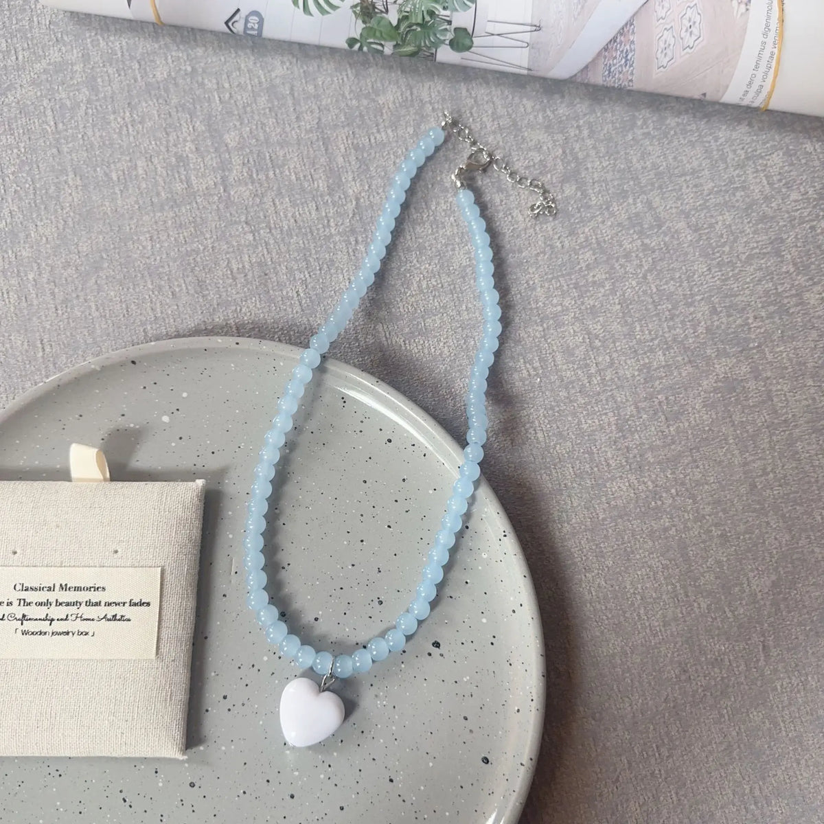 Amora Choker